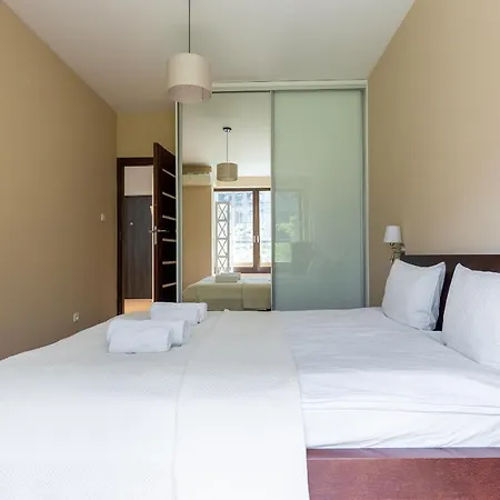 アパート Close -cozy One Bedroom - Siedmiogrodzka 1 ワルシャワ
